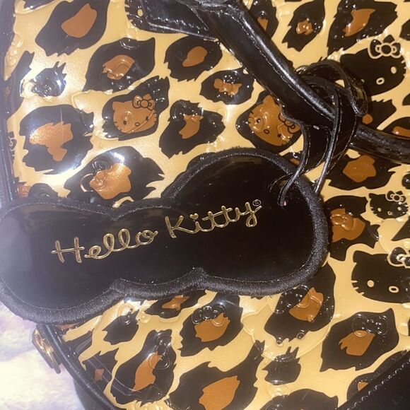 HELLO KITTY LOUNGEFLY SANRIO Leopard PATENT LOGO EMBOSSED DOME TOTE SATCHEL - Picture 6 of 6
